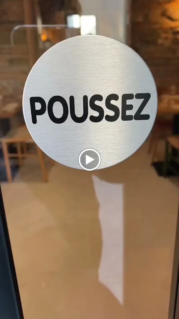 JÒÏA MÂA_Pau_slider_image_2