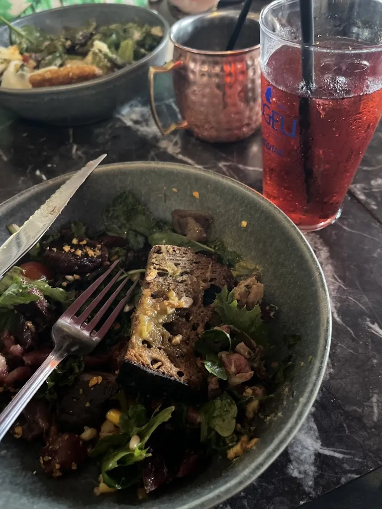 Rina Fatima_L' ARAGON_Pau_review