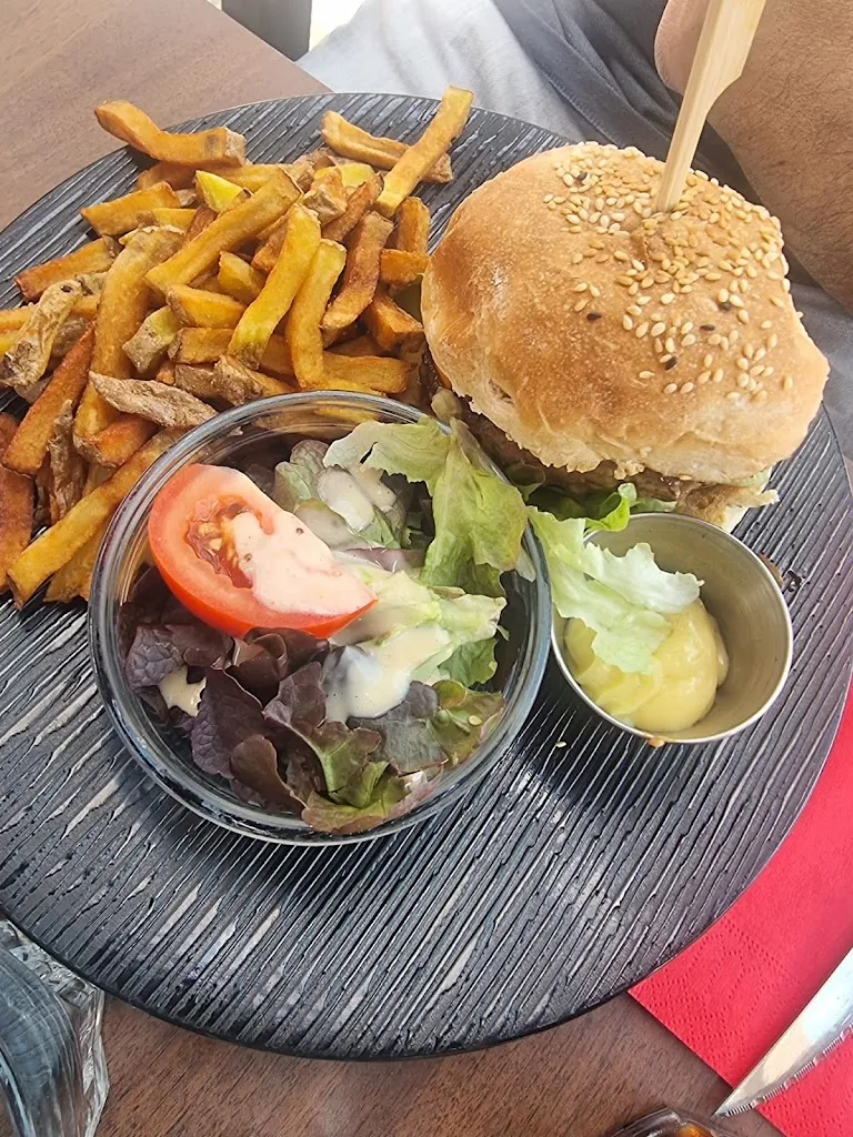 Oscar & Owen_Pau_slider_image_3