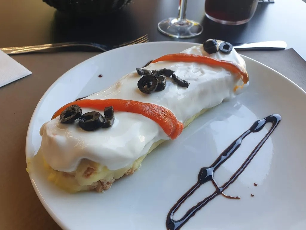 Conrad via sala_Bar Restaurant Gemma_Sant Jaume de Llierca_review