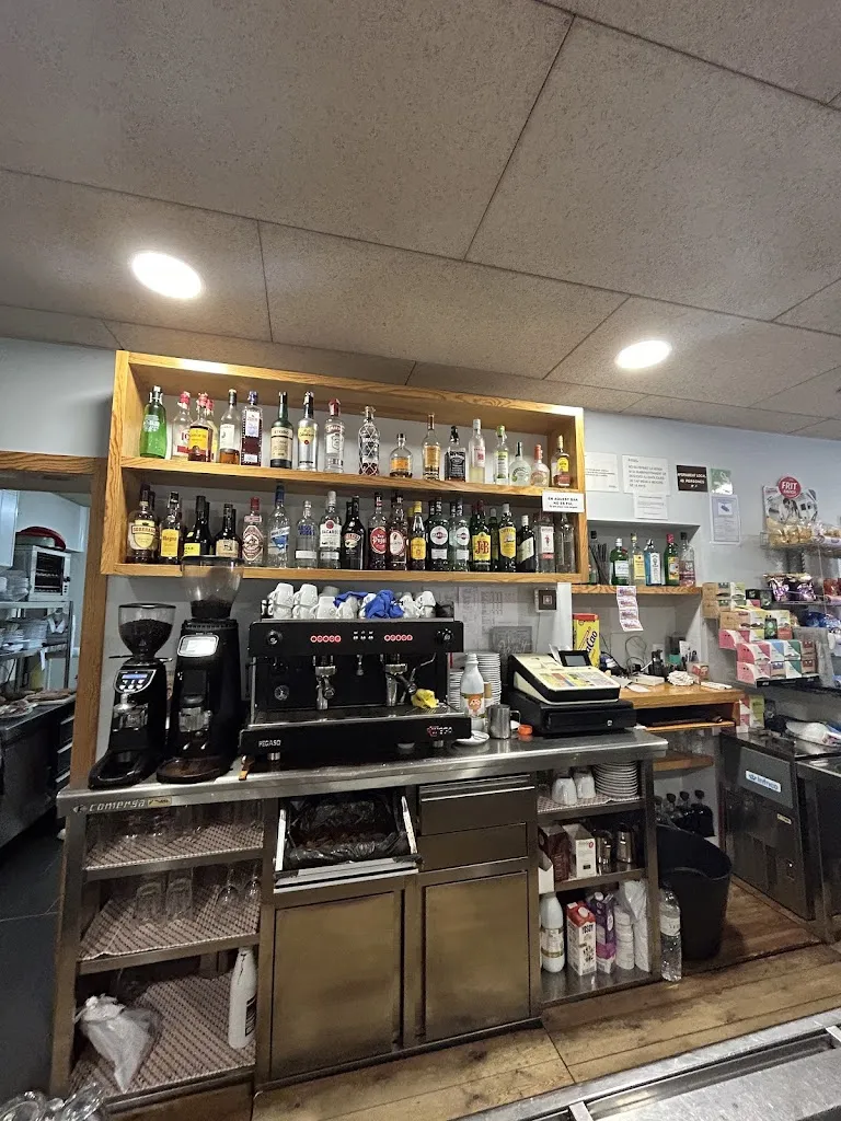 Bar El Revolt restaurant in Sant Jaume de Llierca