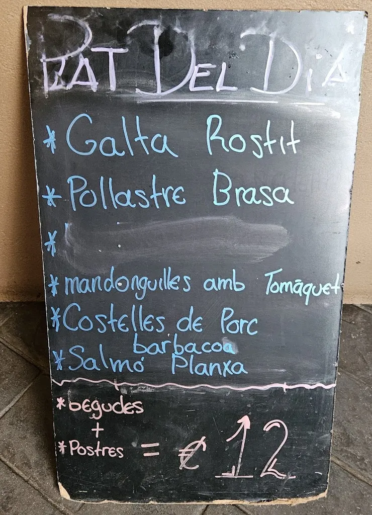 Paul Griffiths_Bar - Oficina de Turisme L'Estació_Sant Feliu de Pallerols_review