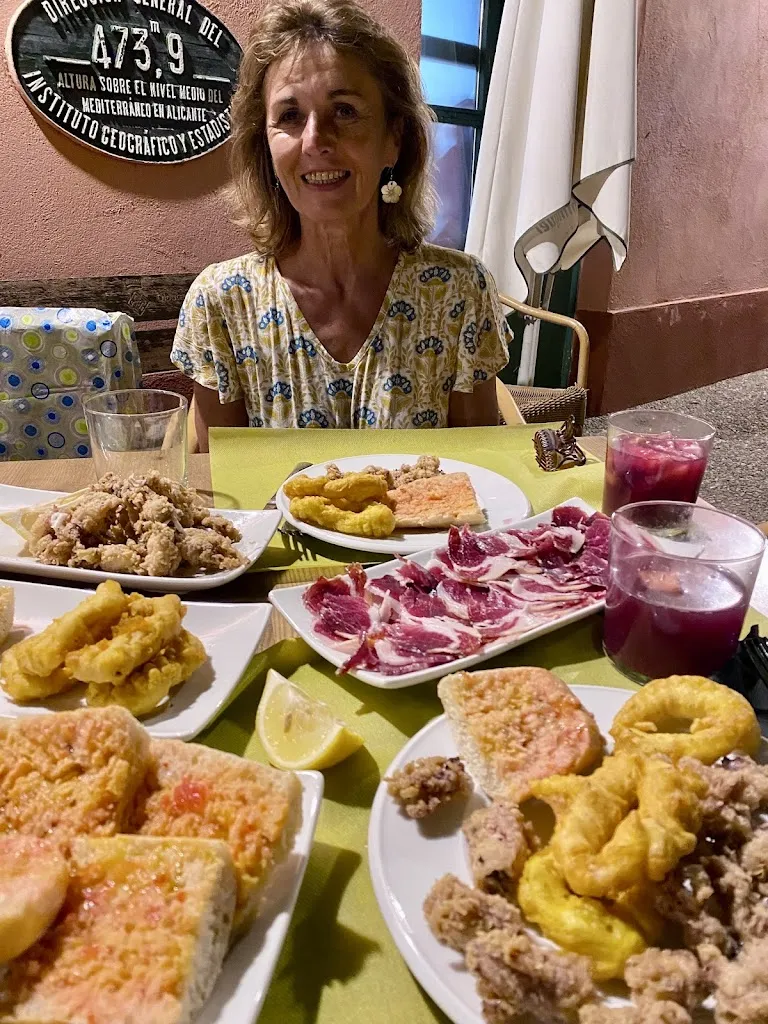 Darlington 006_Bar - Oficina de Turisme L'Estació_Sant Feliu de Pallerols_review