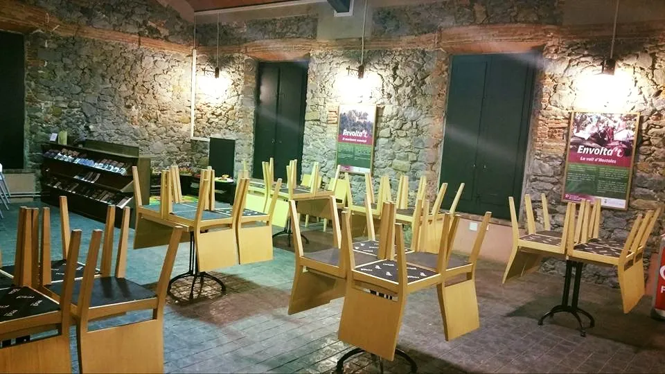 Bar - Oficina de Turisme L'Estació_Sant Feliu de Pallerols_slider_image_1