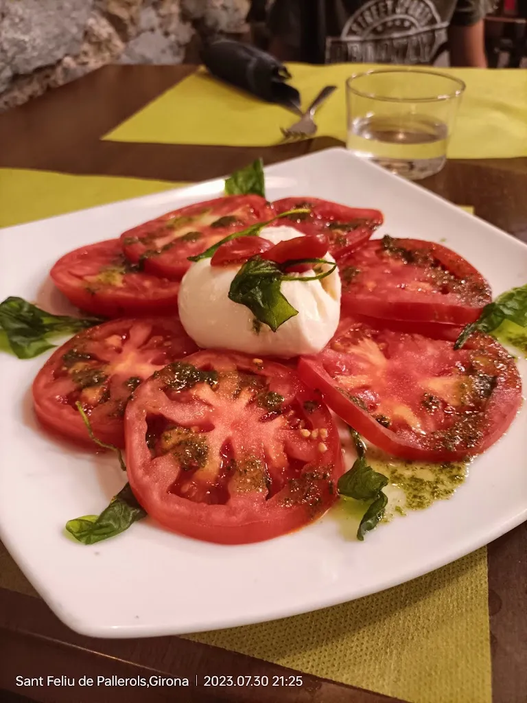 Bar - Oficina de Turisme L'Estació_Sant Feliu de Pallerols_slider_image_3