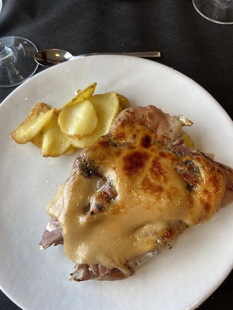 Restaurant Santuari de la Salut_Sant Feliu de Pallerols_slider_image_2