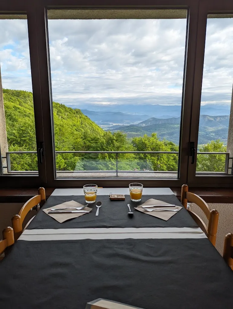 Walk Faw_Hotel Restaurant Santuari de la Salut de Sant Feliu de Pallerols_Sant Feliu de Pallerols_review