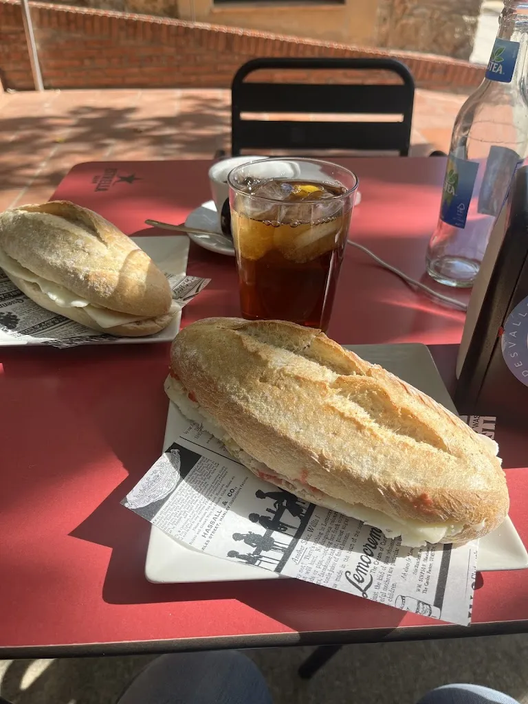 Aik van den Boogaard_Bar El Social de Sant Jordi Desvalls_Sant Jordi Desvalls_review