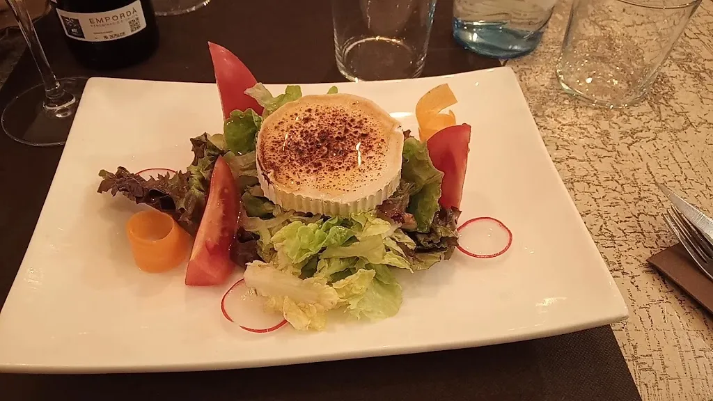 Hostal de l'Aigua_Sant Llorenç de la Muga_slider_image_2