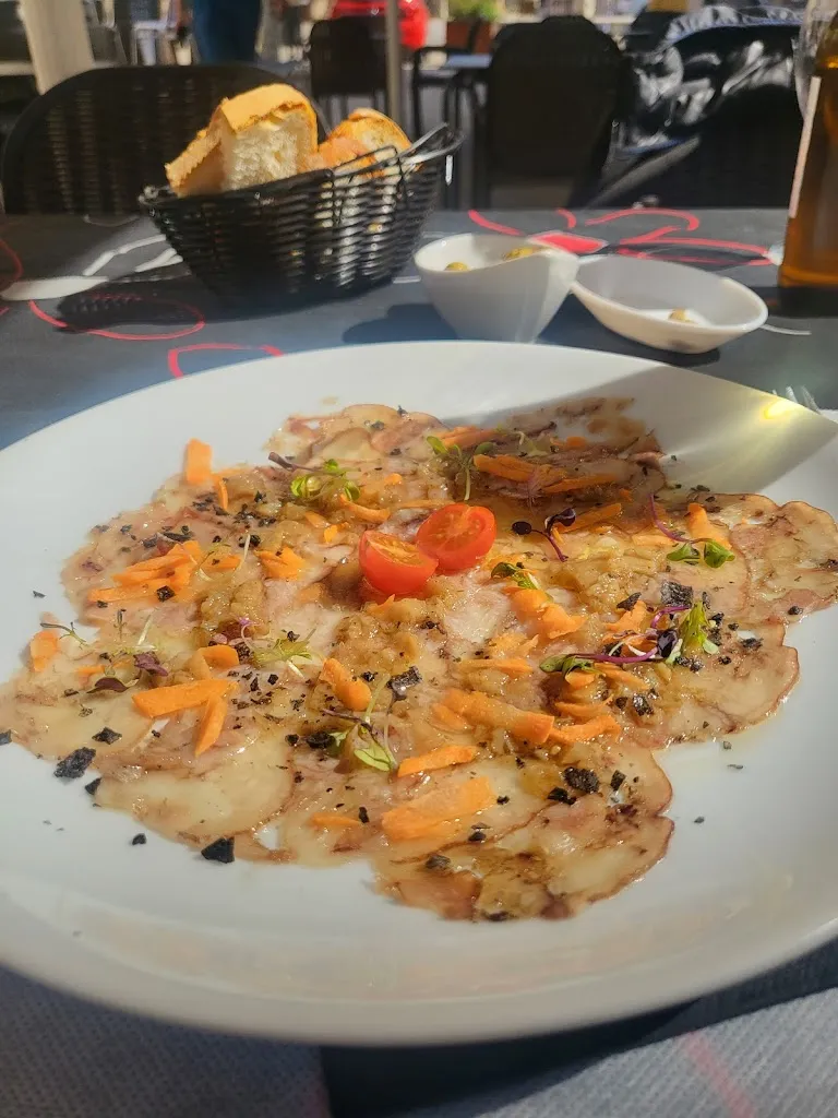 Eva Mari Müts_Samuga_Sant Llorenç de la Muga_review