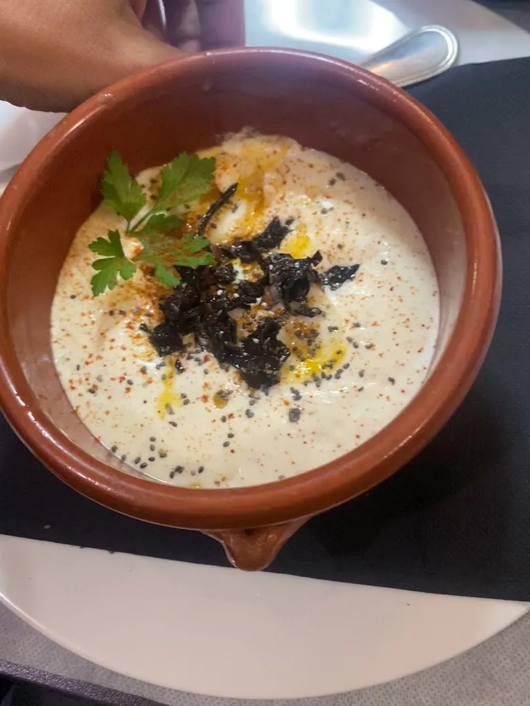 Noelia M_Samuga_Sant Llorenç de la Muga_review