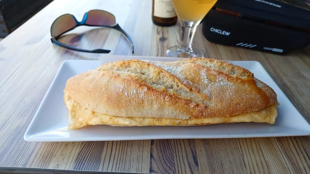 Joan Martinez Pla_Cafeteria Bar La Serradora_Sant Pau de Segúries_recensione