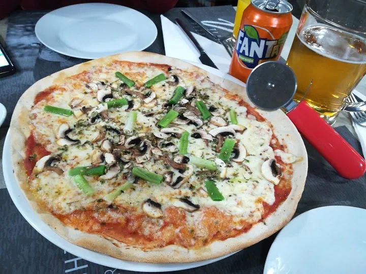 Menu_Hussain Pizzeria Kebab rario. 11.00 am y. 12.00 pm_Sant Hilari Sacalm_image_6