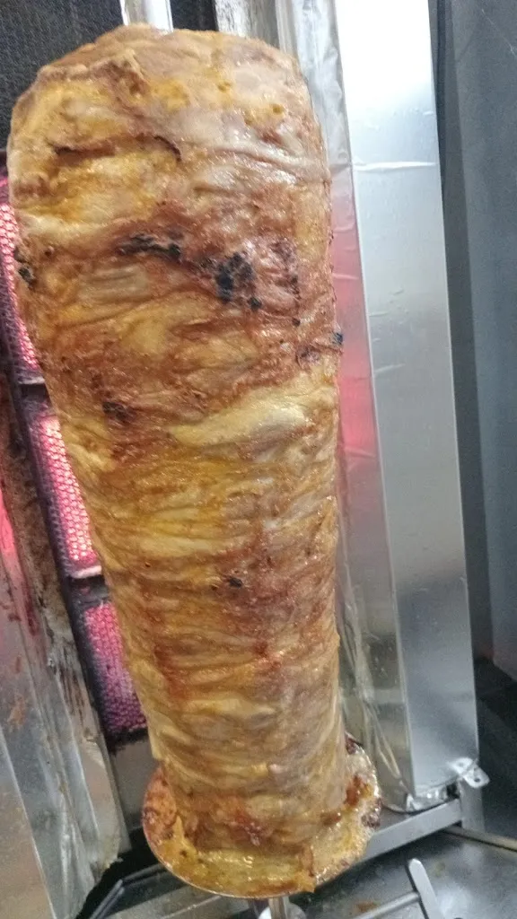 Hussain Pizzeria Kebab rario. 11.00 am y. 12.00 pm_Sant Hilari Sacalm_slider_image_3