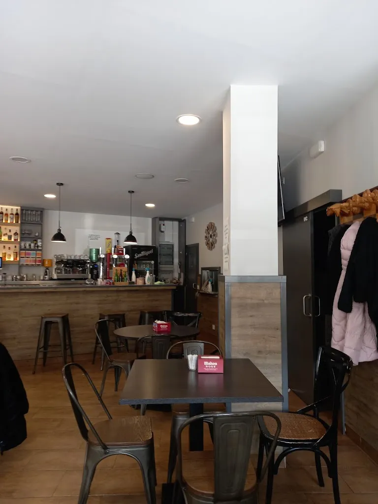 Marc Queraltó Barceló_Bar Cafeteria Moragues_Sant Hilari Sacalm_review