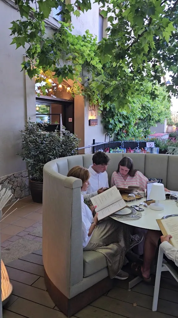 Mas Gusó restaurant_Sant Pere Pescador_slider_image_2