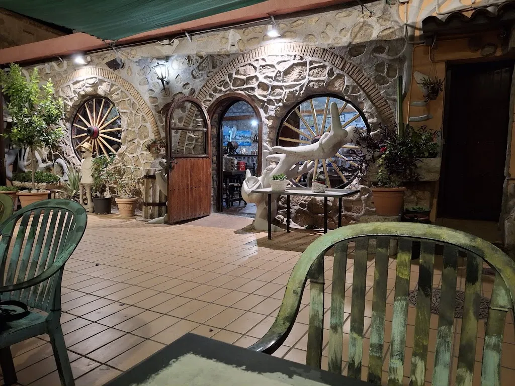 Restaurant El Ratpenat_Sant Pere Pescador_slider_image_3