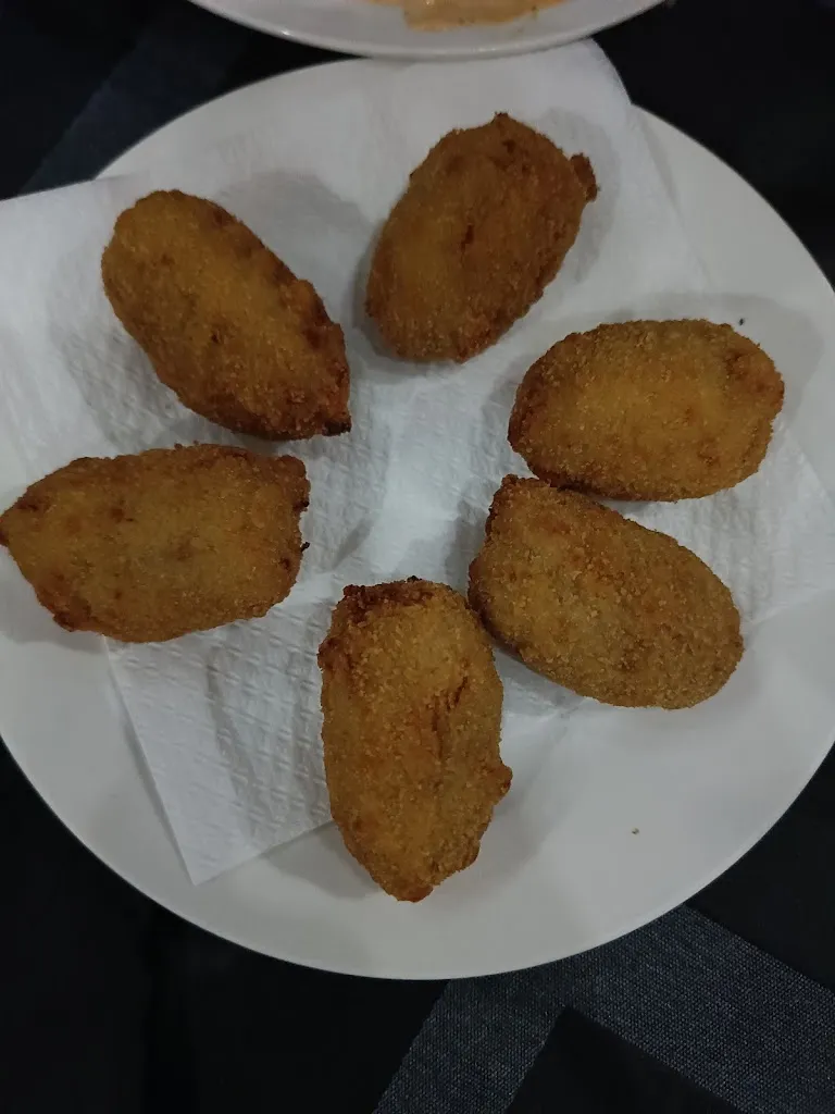 David Gubau_Bar Restaurant La Cantonada_Sant Julià del Llor i Bonmatí_review