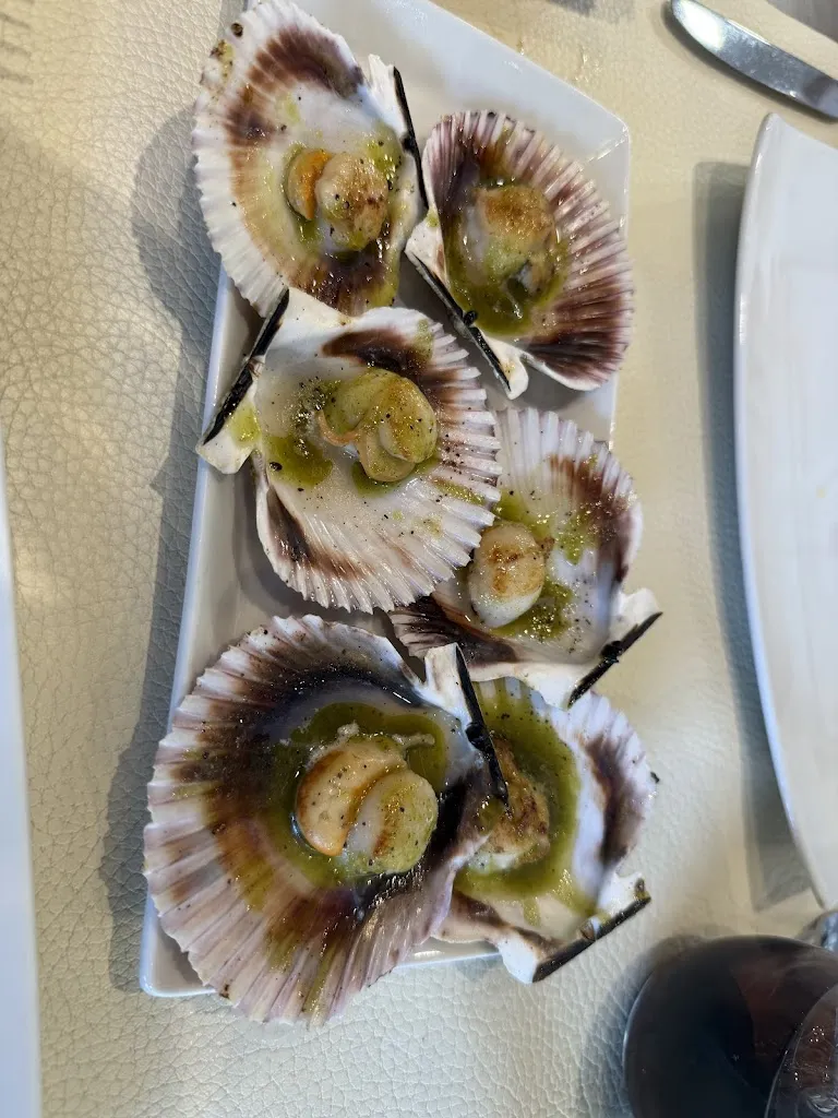 toni i.m_El Cantàbric_Sant Julià del Llor i Bonmatí_review