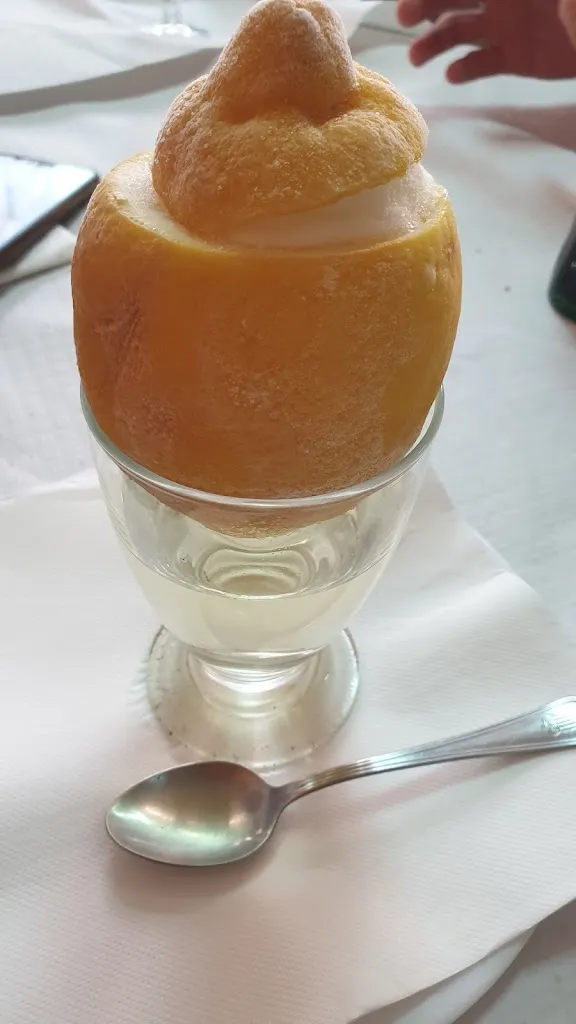 Kriezel Daria (Zeng)_BAR RESTAURANT ROSES_Sant Julià del Llor i Bonmatí_review