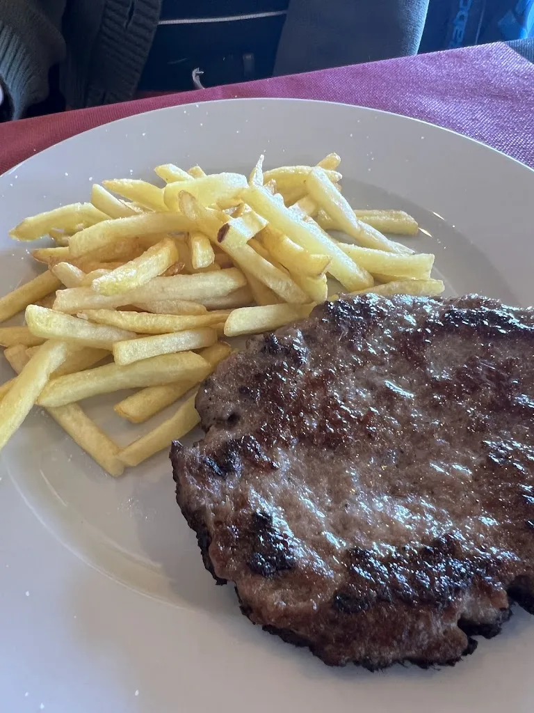 Magnes Factory_Restaurant Club Tennis Figueres_Santa Llogaia dÀlguema_review