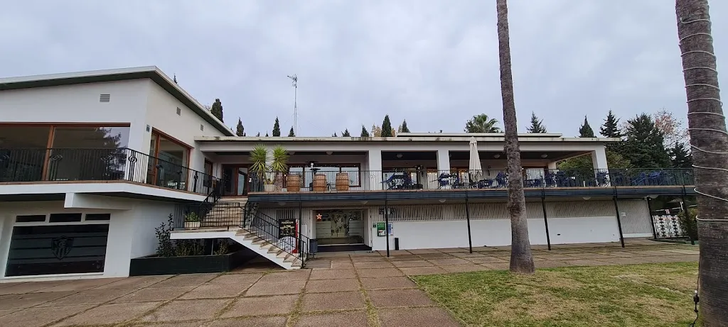 Restaurant Club Tennis Figueres_Santa Llogaia dÀlguema_slider_image_3