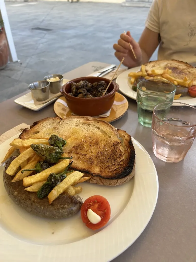 Alejandro Portoles_El Racó de la Vila a Vilajuïga_Santa Llogaia dÀlguema_recensione