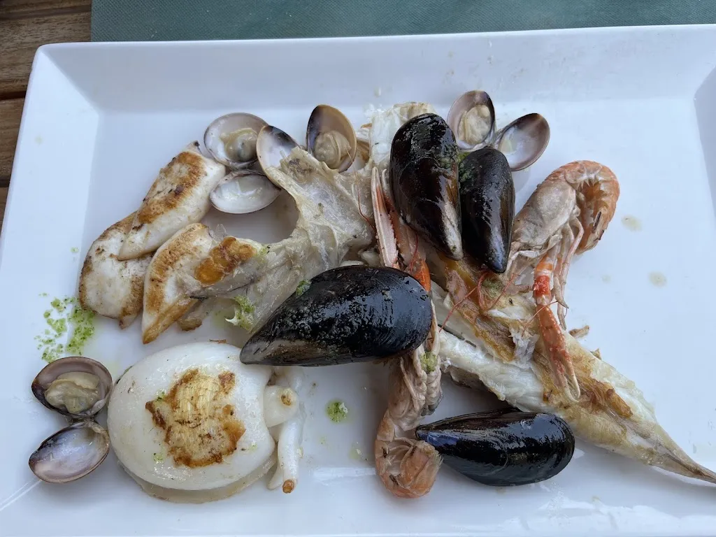 Adam Jones_Restaurant La Font Picant Bell-Lloc_Santa Cristina dAro_avis