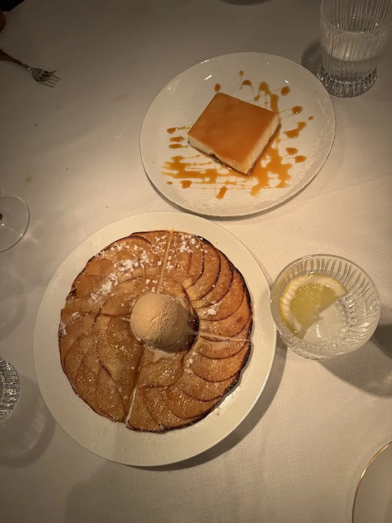 Tati Silva_El Paraguas_Selva de Mar La_review