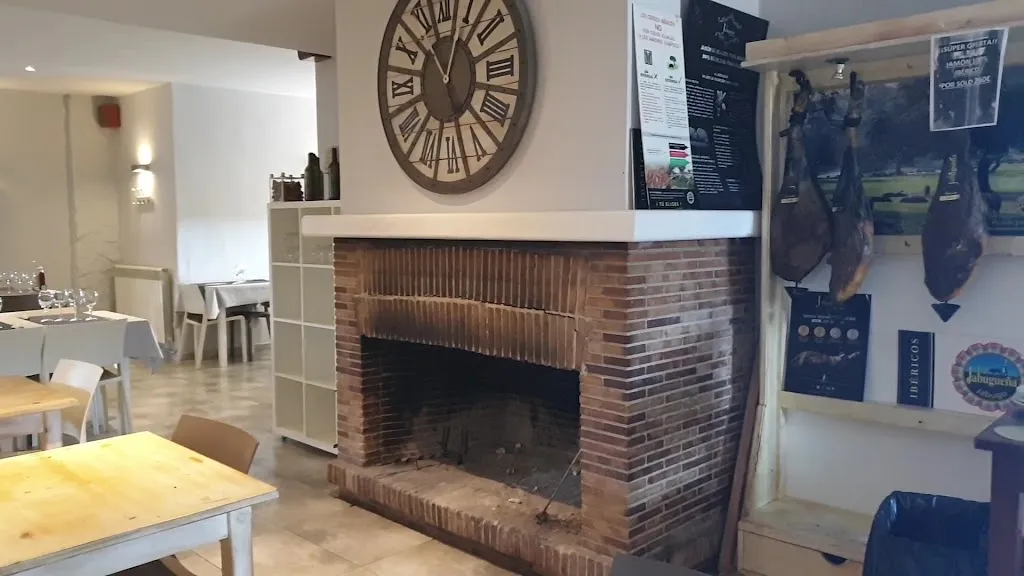 Pensió L'Avi Pep_Saus  Camallera i Llampaies_slider_image_2