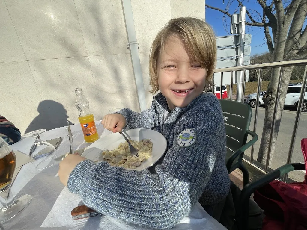 Maja Brouns_Bar restaurant bypass_Serinyà_review