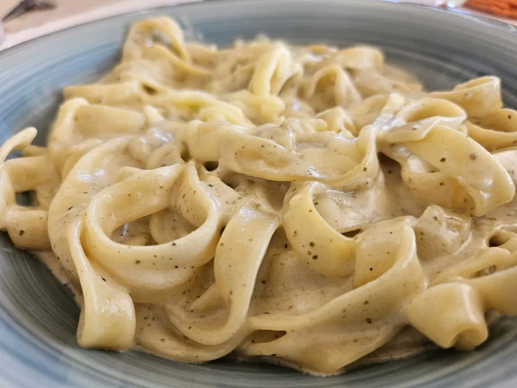 Bar restaurant bypass_Serinyà_slider_image_3