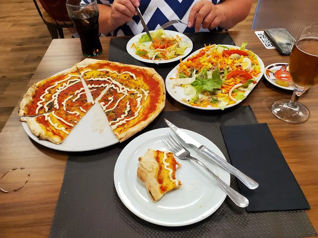 Alan Thompson_Pizzería Capichi_Albatera_review