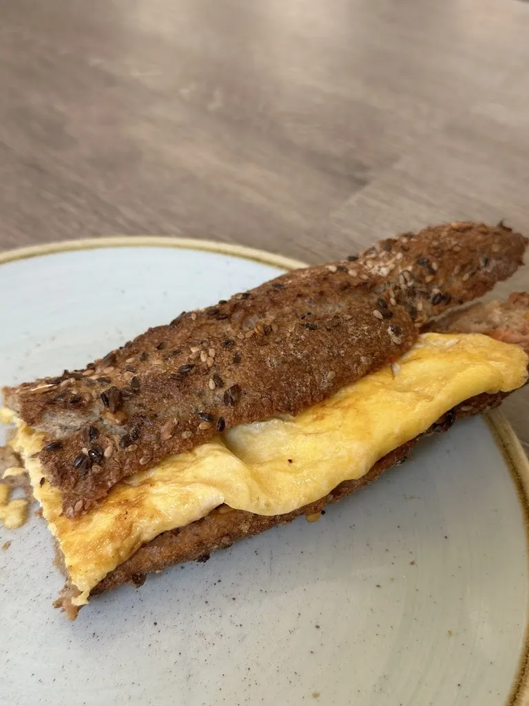 Anna Rybalova_Can Kiku_Sant Feliu de Guíxols_review