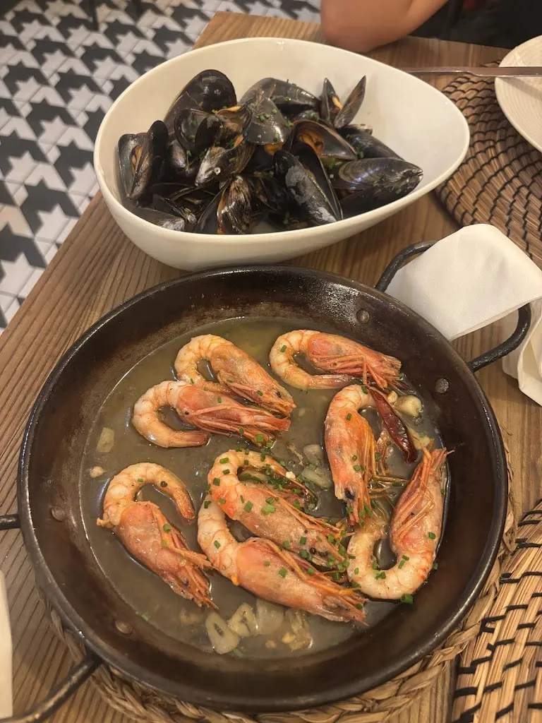 Arslan Ibatullin_El Trinquet_Sant Feliu de Guíxols_review