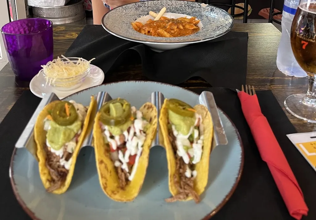 Mustafa Beker_Los Gordacos_Sant Feliu de Guíxols_Bewertung