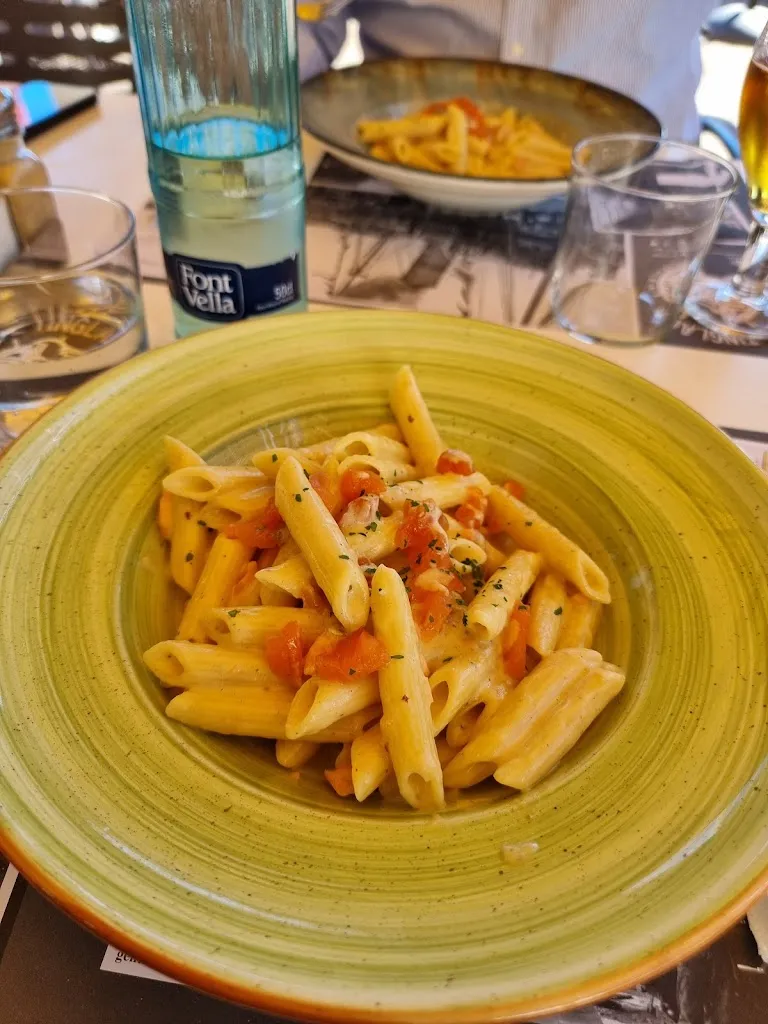 kotueast1Trucker_El Tinglado_Sant Feliu de Guíxols_review