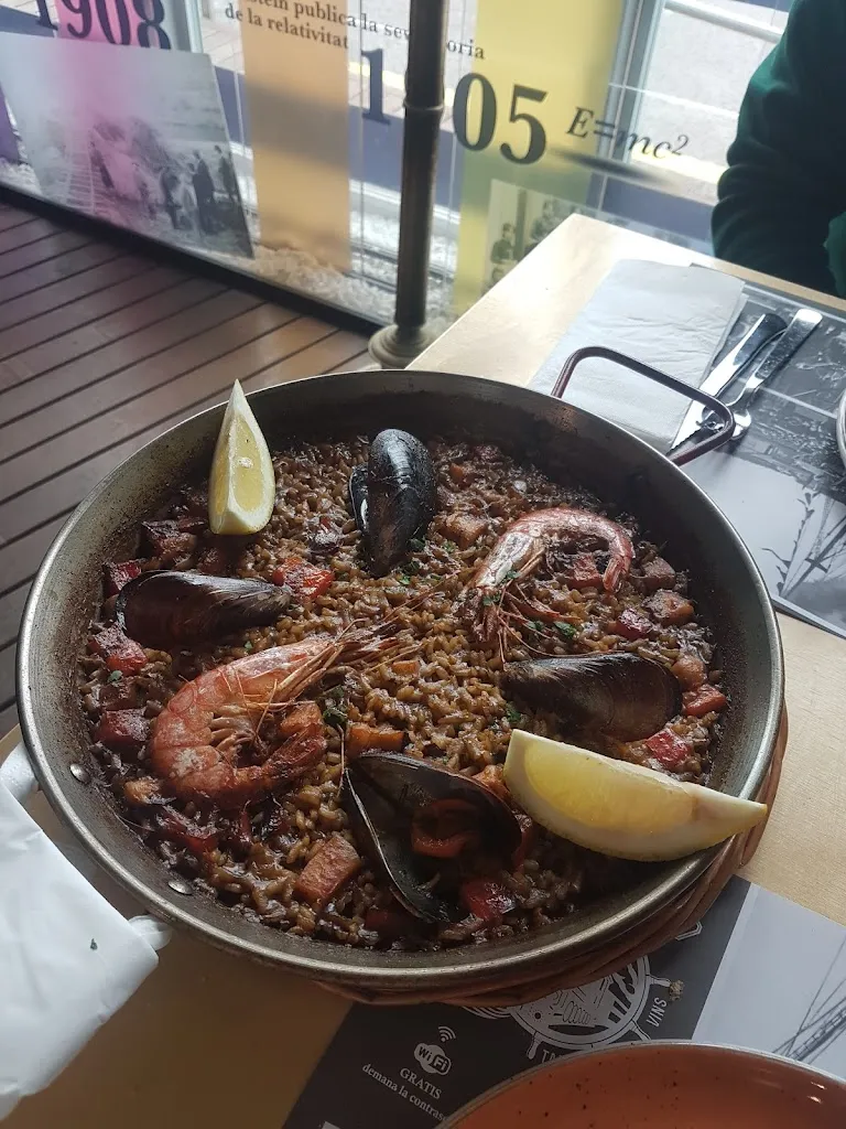 Hala G_El Tinglado_Sant Feliu de Guíxols_review