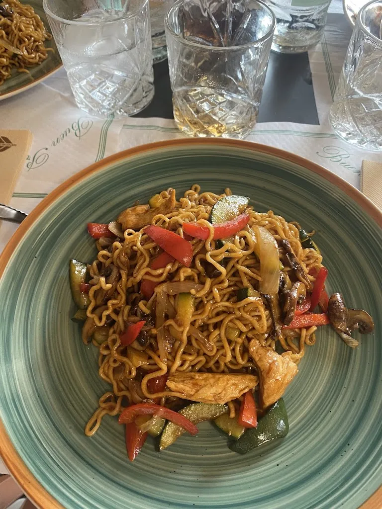 Clara_FILIPINO LA FAMILIA RESTAURANTE BAR Y BRASA_Sant Feliu de Guíxols_recensione