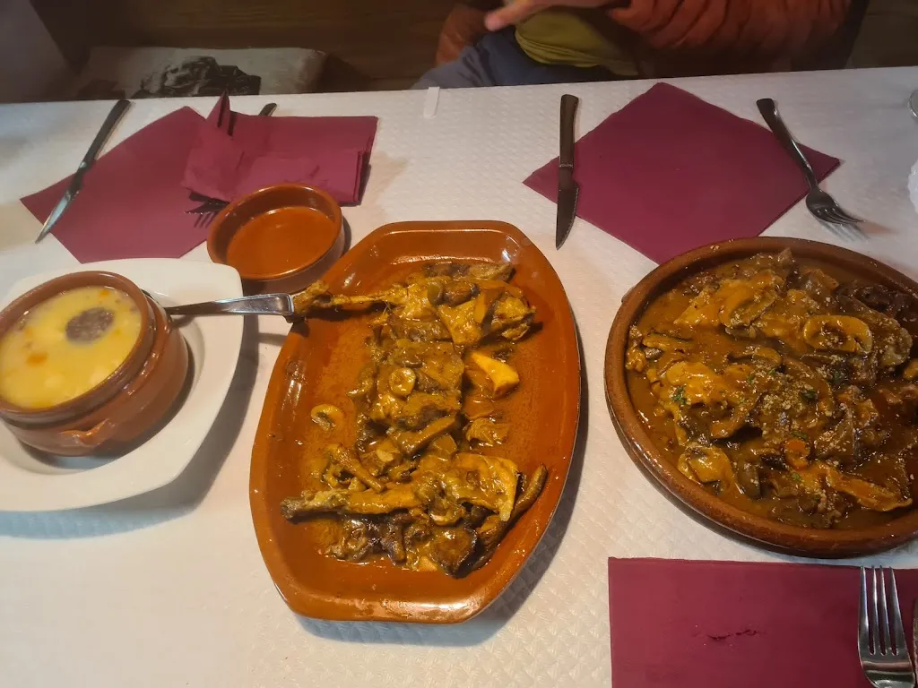 Yunjung Jang_Restaurant La Taverneta_Setcases_review