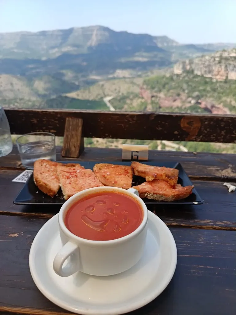 Alex Mihaila_Refugi Siurana | Ciríac Bonet_Siurana_review