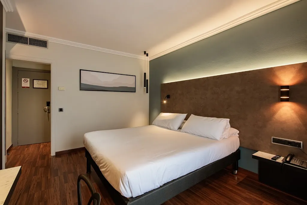 ibis Styles Figueres Ronda_Terrades_slider_image_3