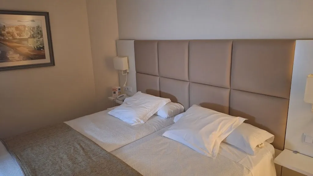 Vernon Dickson_Hotel Pirineos_Terrades_review