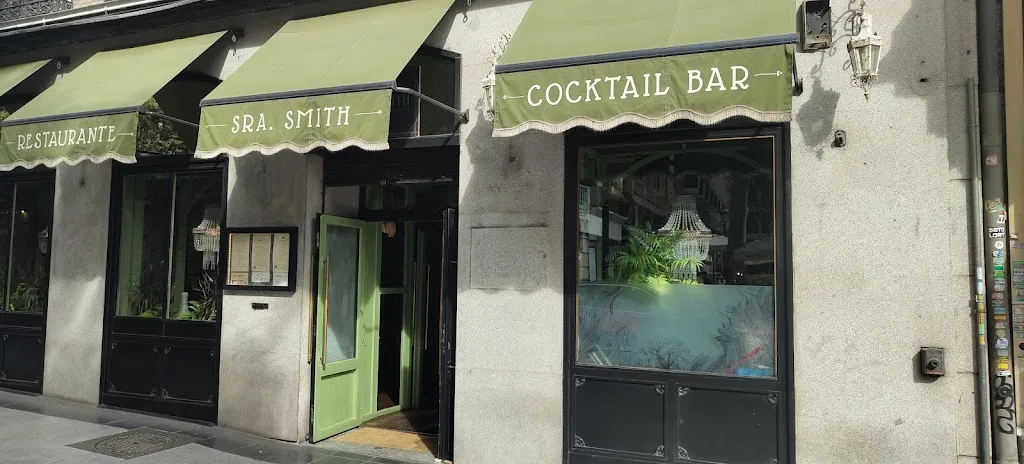 Sra. Smith_Torrent_slider_image_3