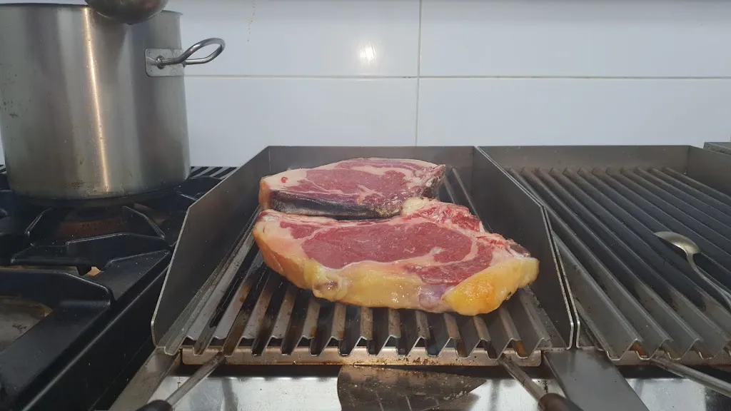 Restaurant Bar Camelot_Torroella de Fluvià_slider_image_3