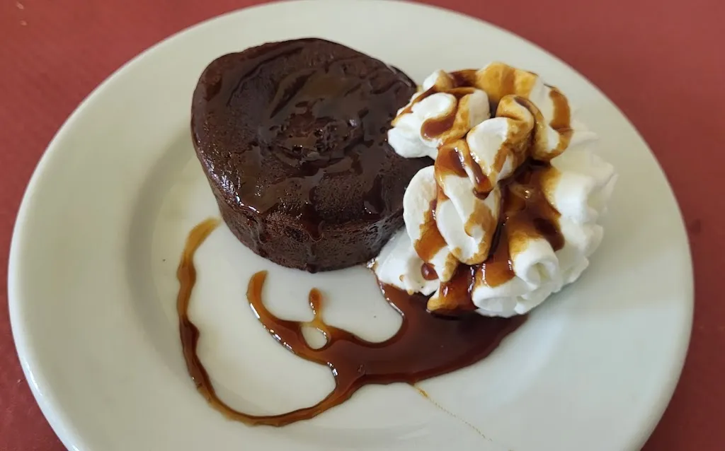 Camelia_Bar Social La Plaça_Torroella de Fluvià_review