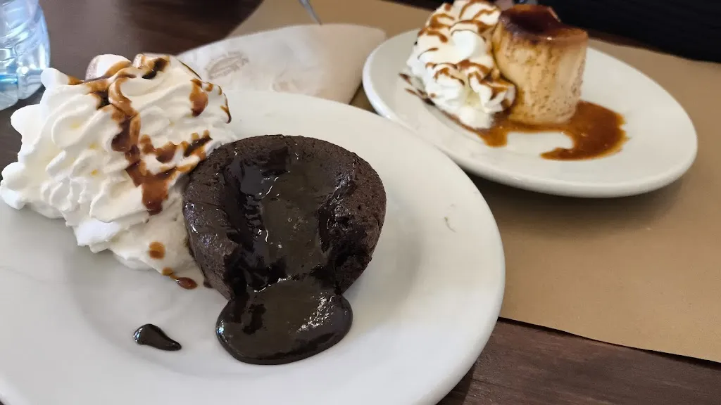 cintia echenique_Bar Social La Plaça_Torroella de Fluvià_review