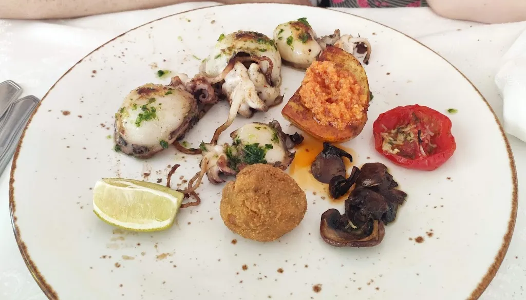 Menu_Restaurant Ca La Montserrat_Torroella de Montgrí_image_9