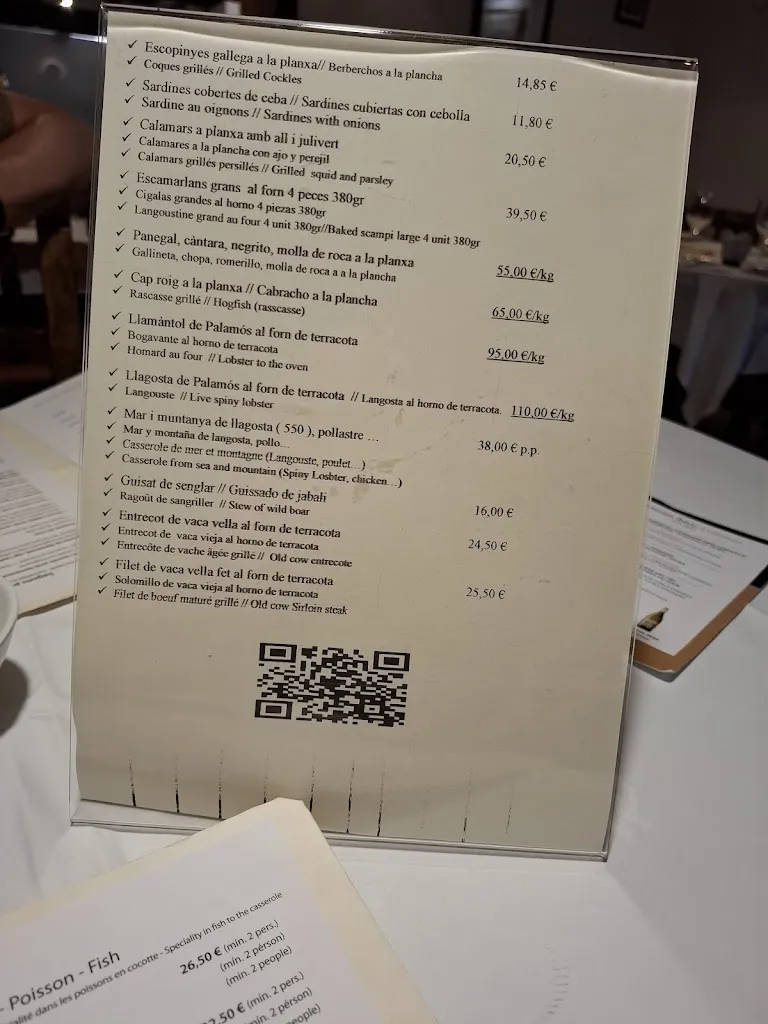 Menu_Restaurant Ibèric, escamarlans, llagosta , fideos amb llobregant_Ullastret_image_3