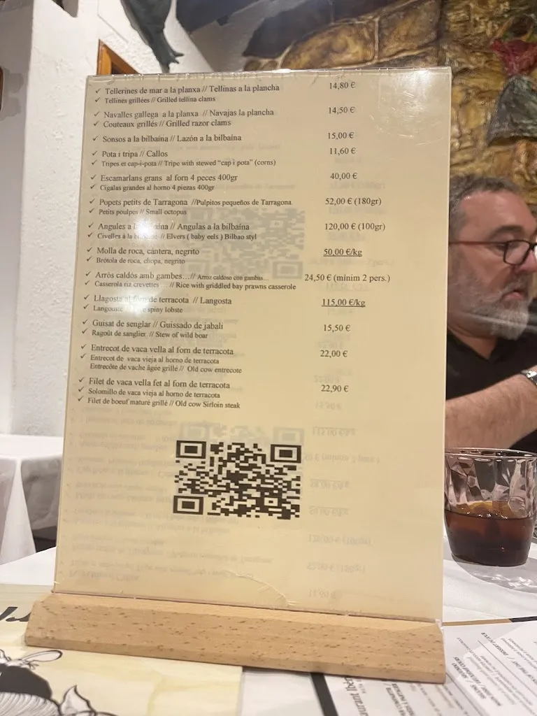 Menu_Restaurant Ibèric, escamarlans, llagosta , fideos amb llobregant_Ullastret_image_4